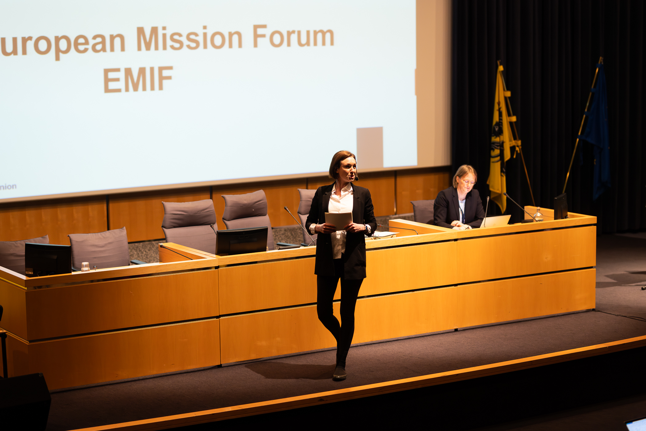 Moderator Maggie Childs welcomes to EMIF event